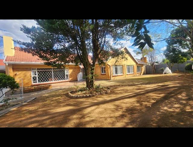 5 BEDROOM HOUSE FOR SALE IN FARRARMERE